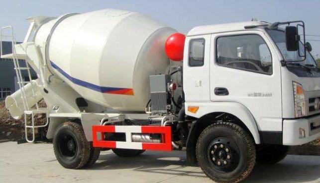水泥攪拌車使用注意事項及燃油系統的維護